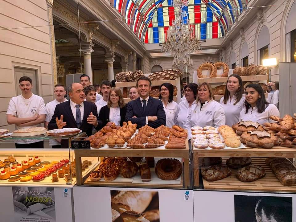 apprentie vente CFAie - Emmanuel Macron - galette