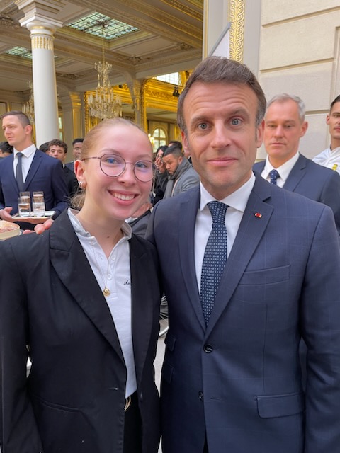 apprentie vente CFAie avec Emmanuel Macron