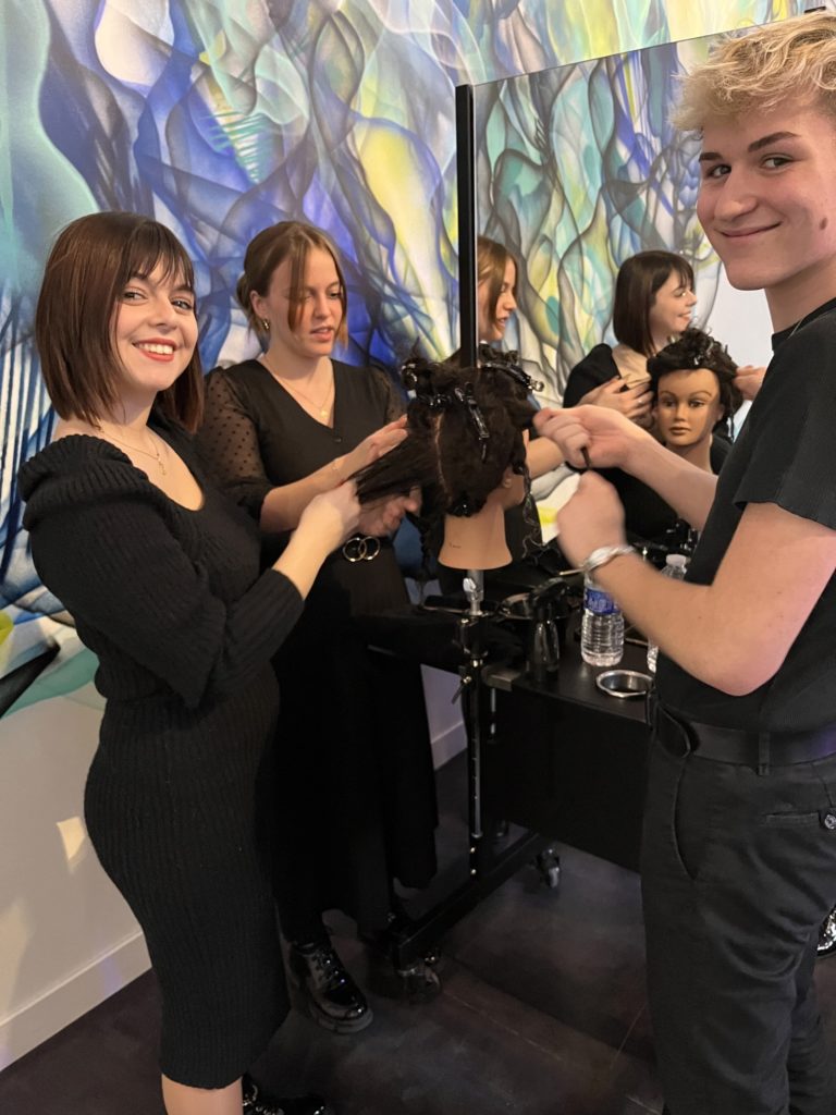 Stage apprentis coiffure - Formation chez Raphael Perrier