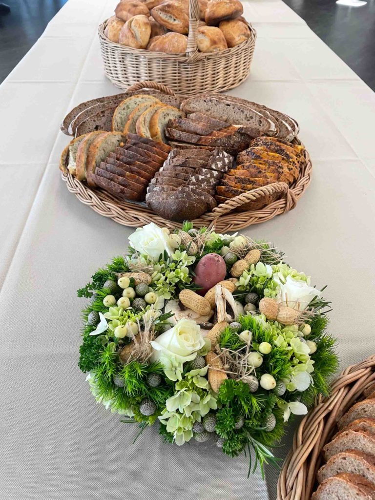 pains et fleurs préparés par les apprentis du CFAie